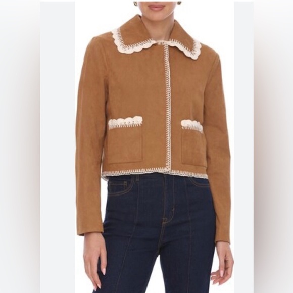 bagatelle Jackets & Blazers - Bagatelle Cropped Jacket with Contrast Trim - Tan L